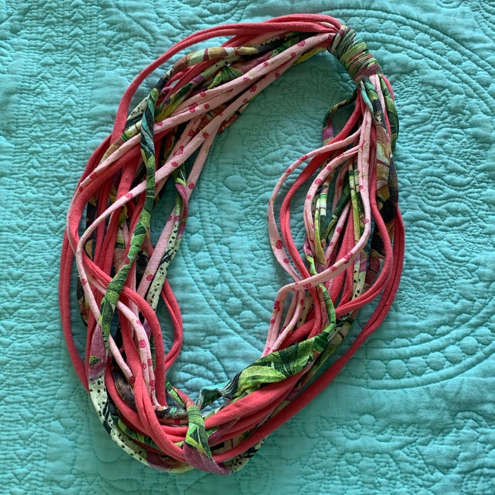 Scarf/necklace